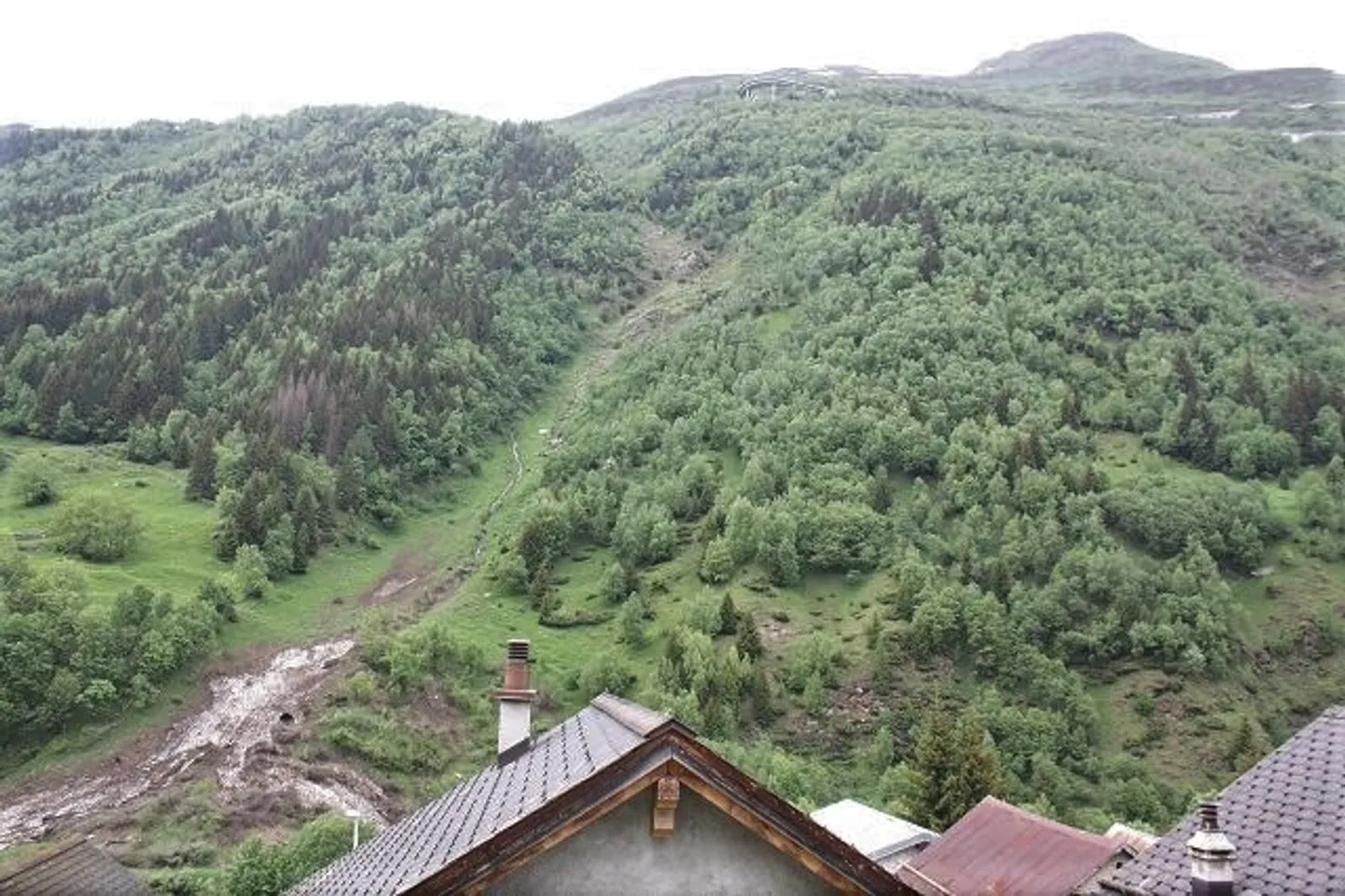 Grande casa di villaggio con giardino e vista - Foto 10 di 11