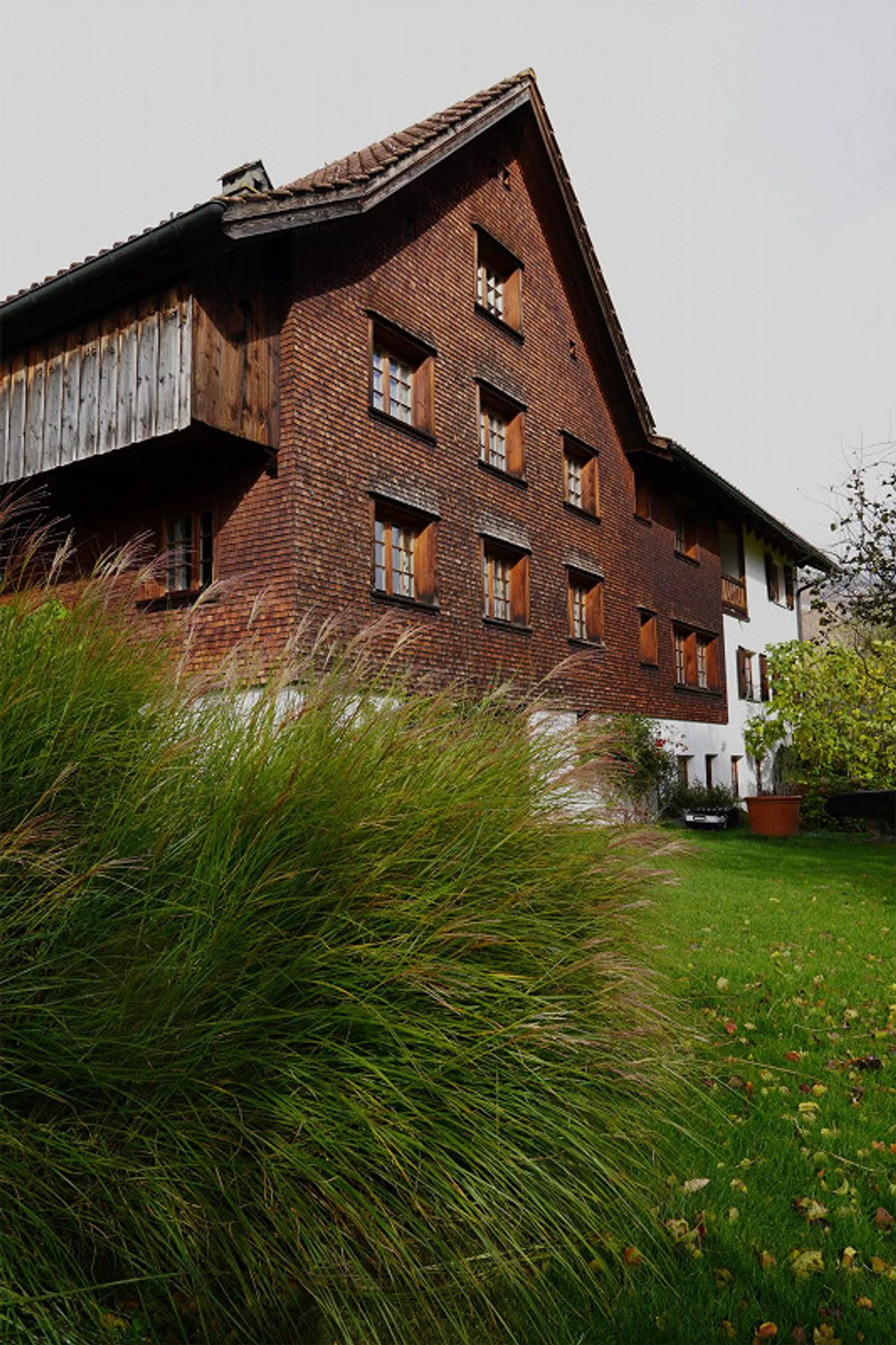 Spacious Single-Family Home - Photo 2 of 16