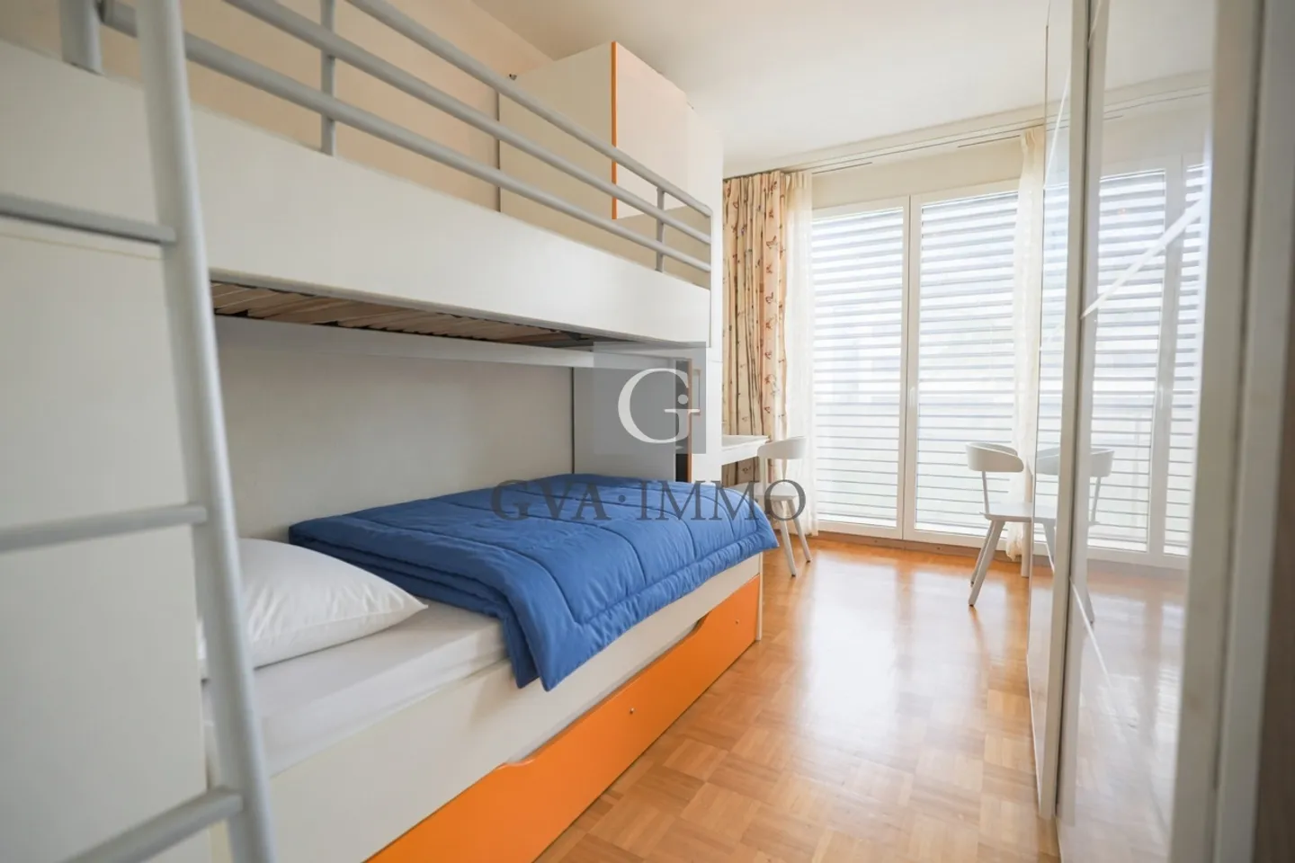 Helles Apartment mit Loggia in der Nähe der UN & Flughafen - Foto 7 von 9