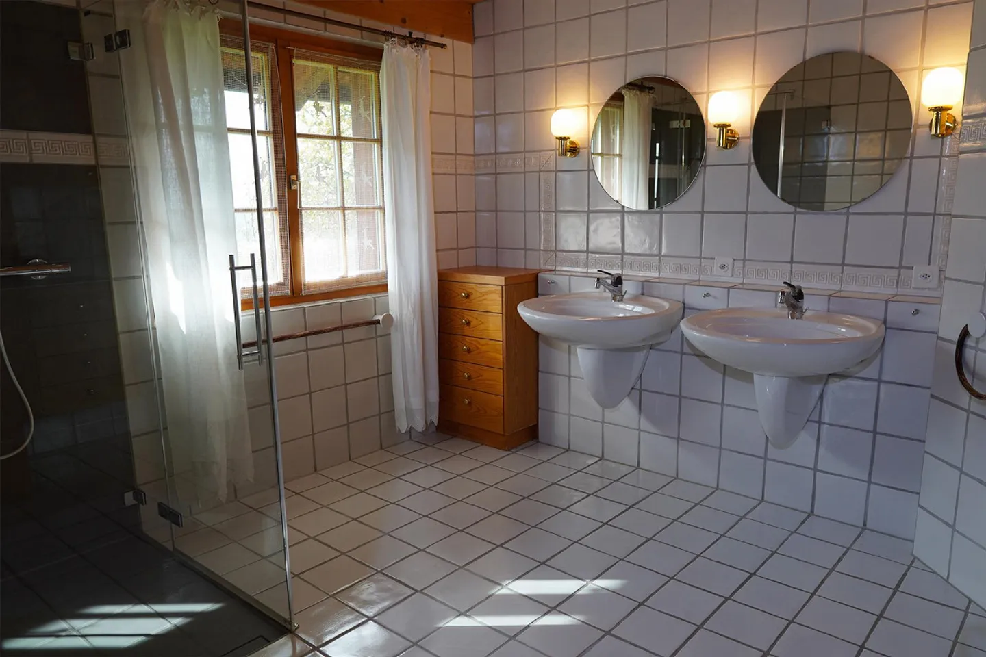 Spacious Single-Family Home - Photo 11 of 16