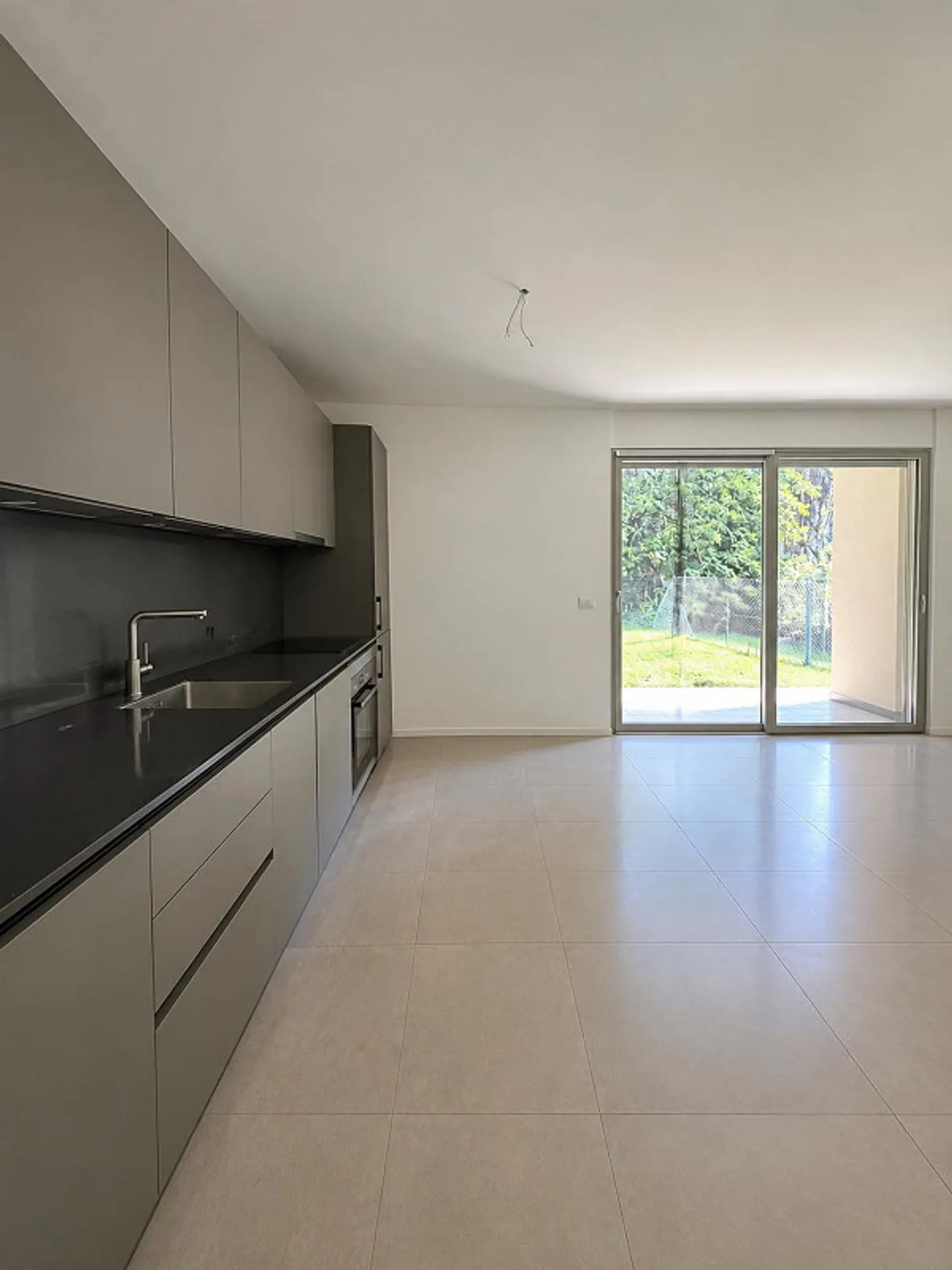 Nuovo appartamento-studio con giardino - Foto 5 di 11