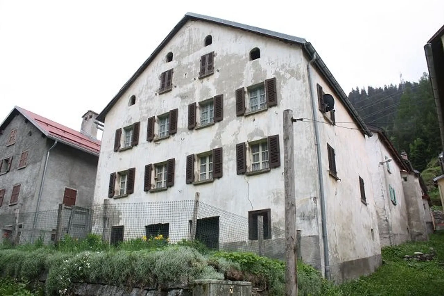 Grande casa di villaggio con giardino e vista - Foto 1 di 11
