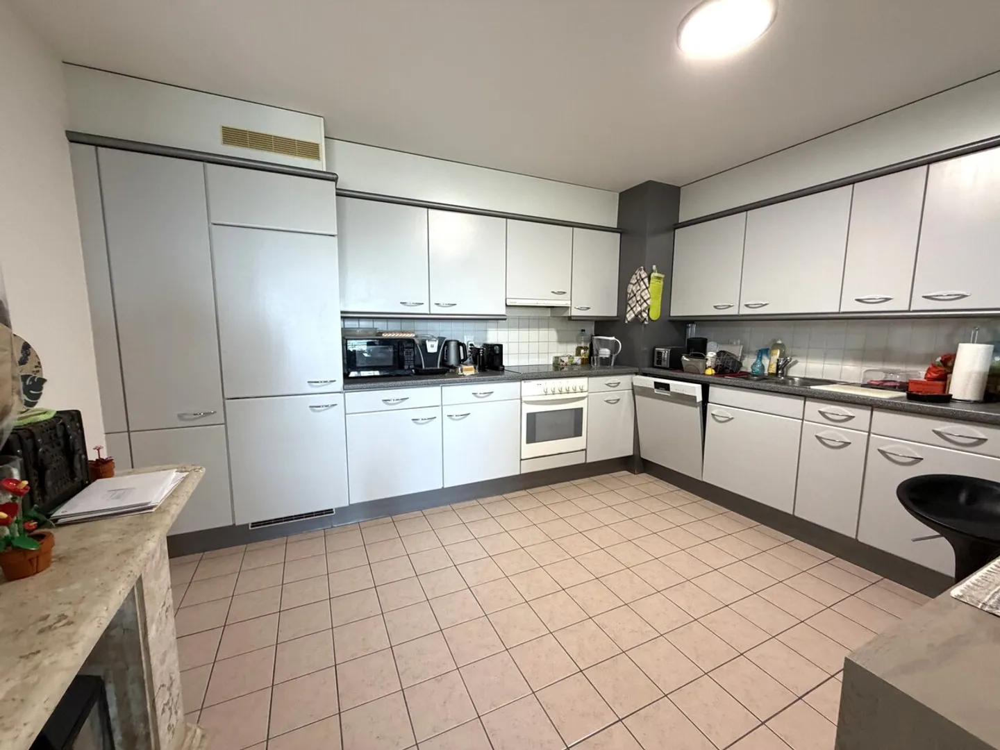 Spacious 3.5-room apartment of 95 m2 - Photo 2 of 12