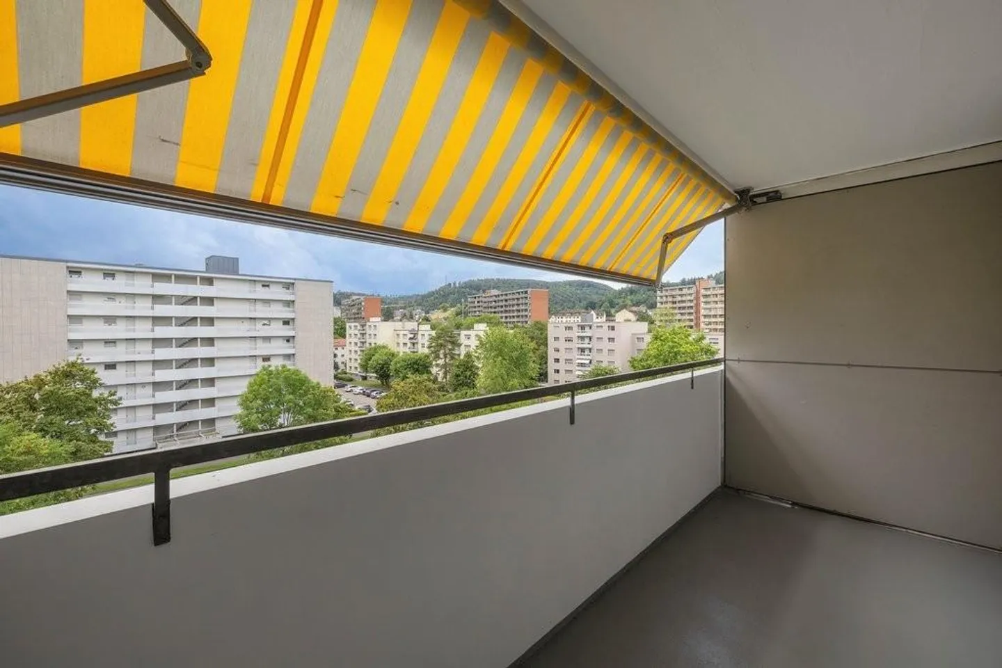 Appartamento luminoso in una posizione centrale - Foto 6 di 10