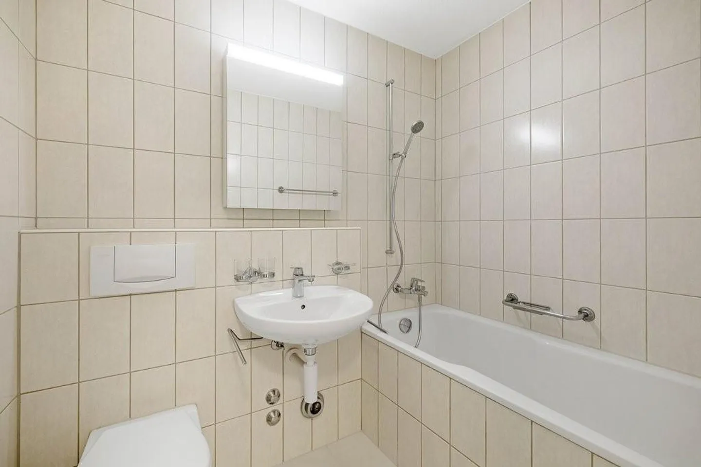 Appartamento luminoso in una posizione centrale - Foto 8 di 10