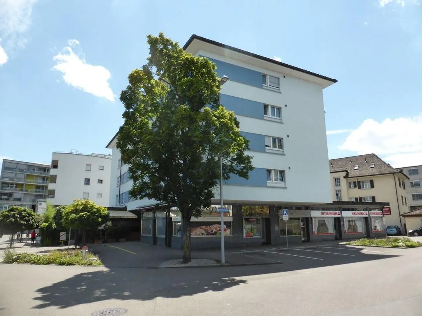 Central living in Dietikon - Photo 1 of 6