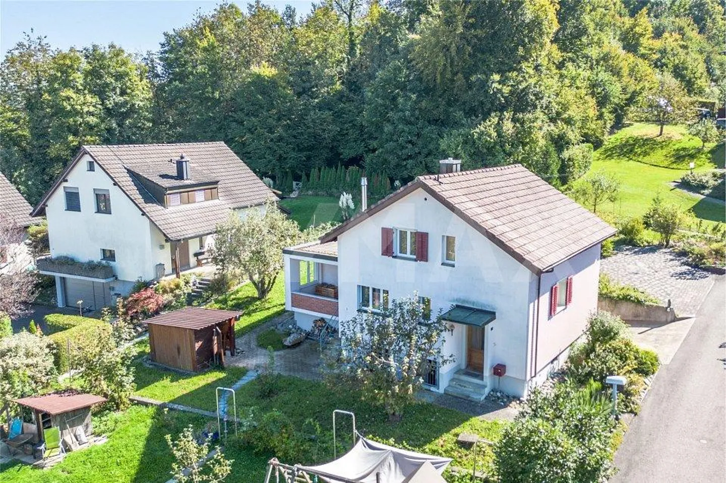 Family-friendly single-family house with plenty of outdoor space - Photo 3 of 13