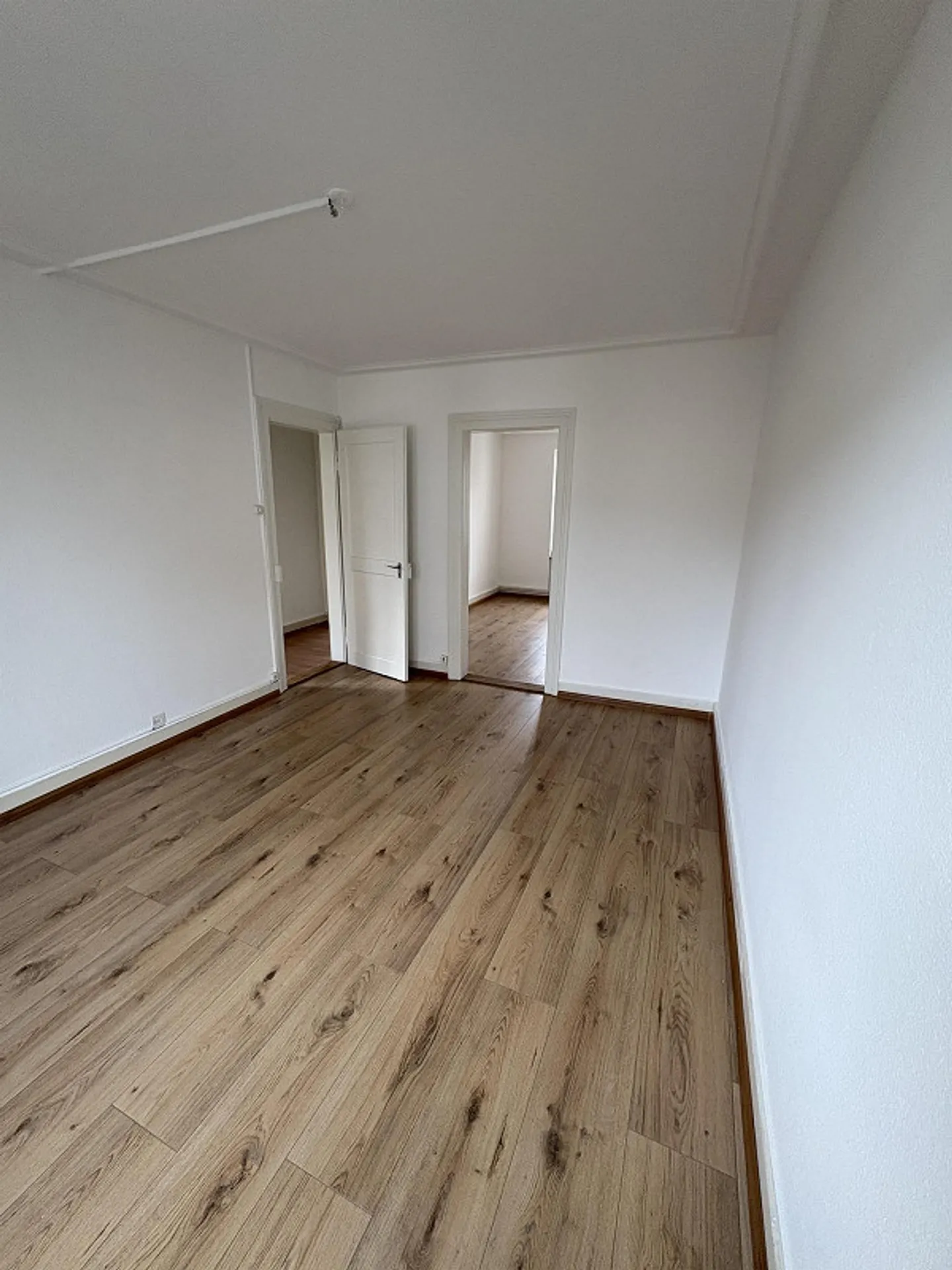 Appartamento duplex 5.5 locali con balcone, giardino e posto auto - Foto 4 di 15