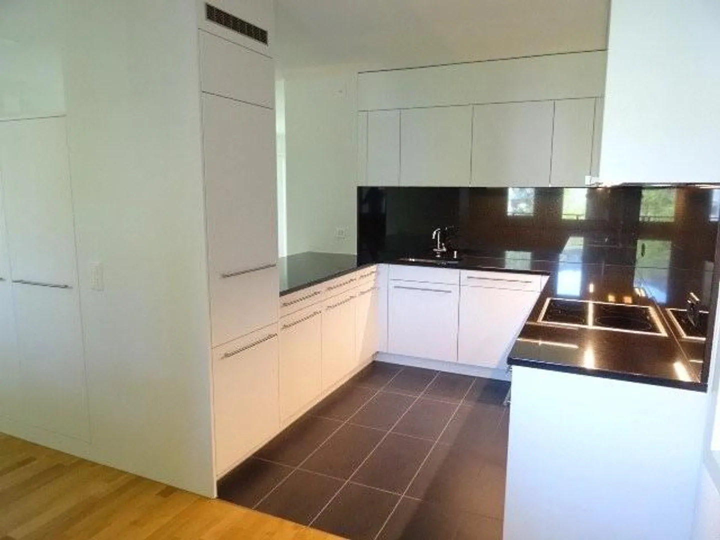 Appartement Duplex 4.5 pièces dans un quartier familial verdoyant - Photo 4 sur 9