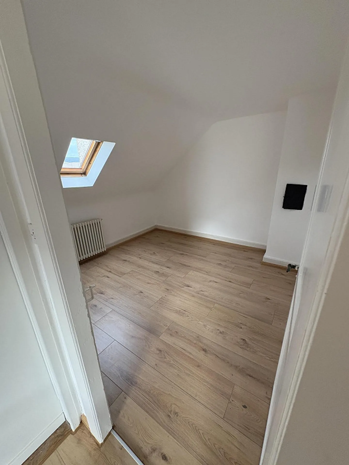 Appartamento duplex 5.5 locali con balcone, giardino e posto auto - Foto 13 di 15