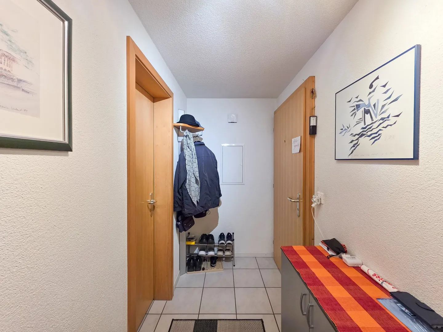 Attraktive 3.5-Zimmer-Erdgeschosswohnung in einem Zweifamilienhaus in Kandersteg - Photo 4 of 29