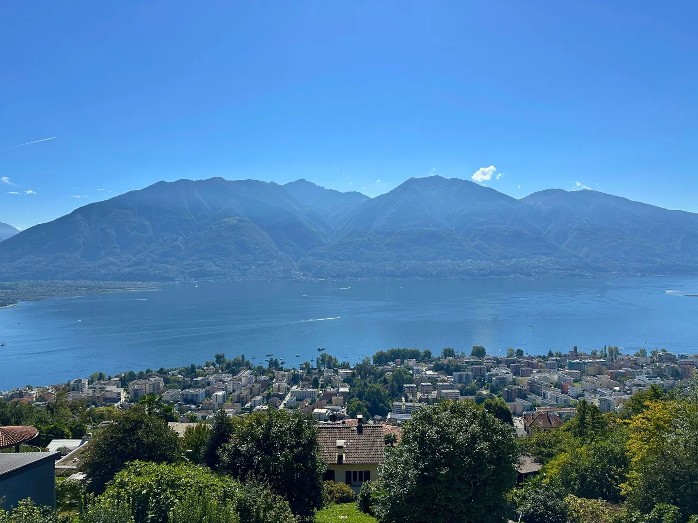 Appartement moderne et élégant de 4,5 pièces avec terrasse panoramique et vue spectaculaire sur le lac - Photo 1 sur 8