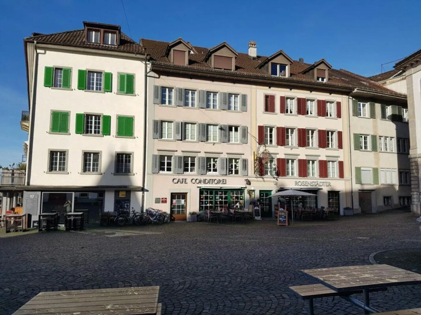 Vue sur le lac et la promenade - Photo 1 sur 13