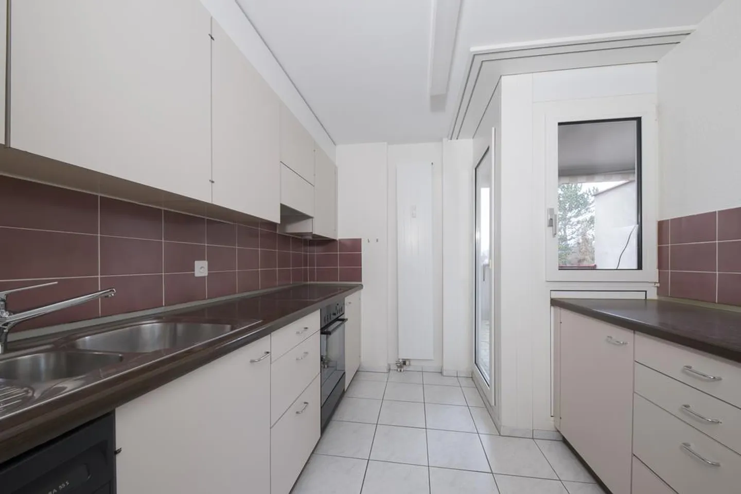 Ampio appartamento di 3,5 locali con camino vicino alla città giardino - Foto 2 di 12