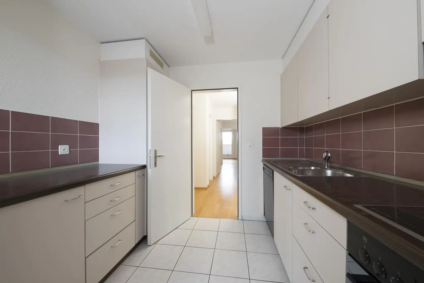 Ampio appartamento di 3,5 locali con camino vicino alla città giardino - Foto 3 di 12