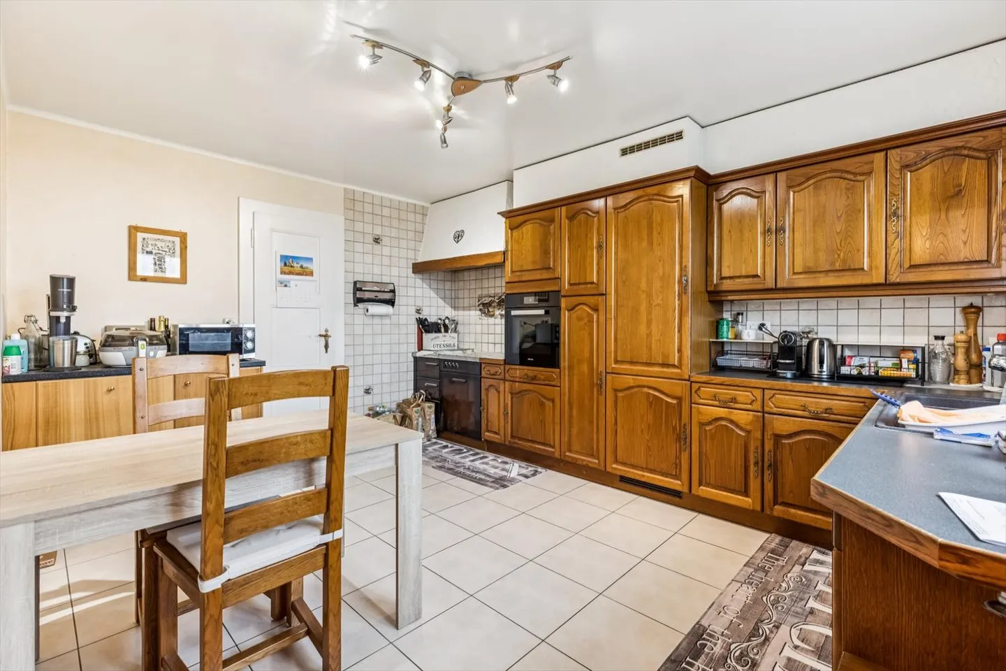 Character house with a view of the Orbe plain - Photo 5 of 12