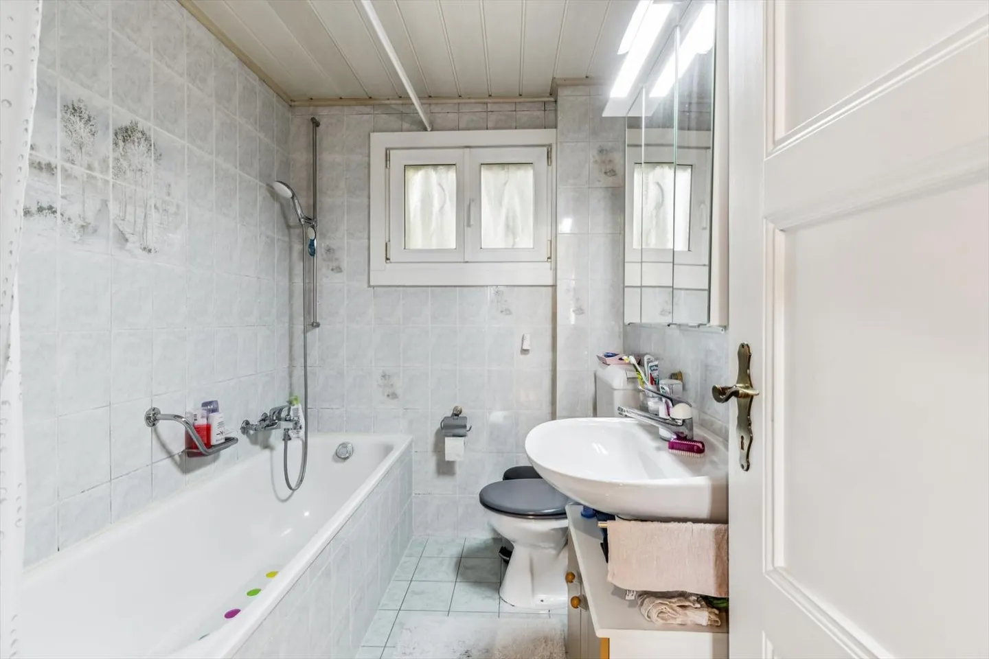 Character house with a view of the Orbe plain - Photo 6 of 12