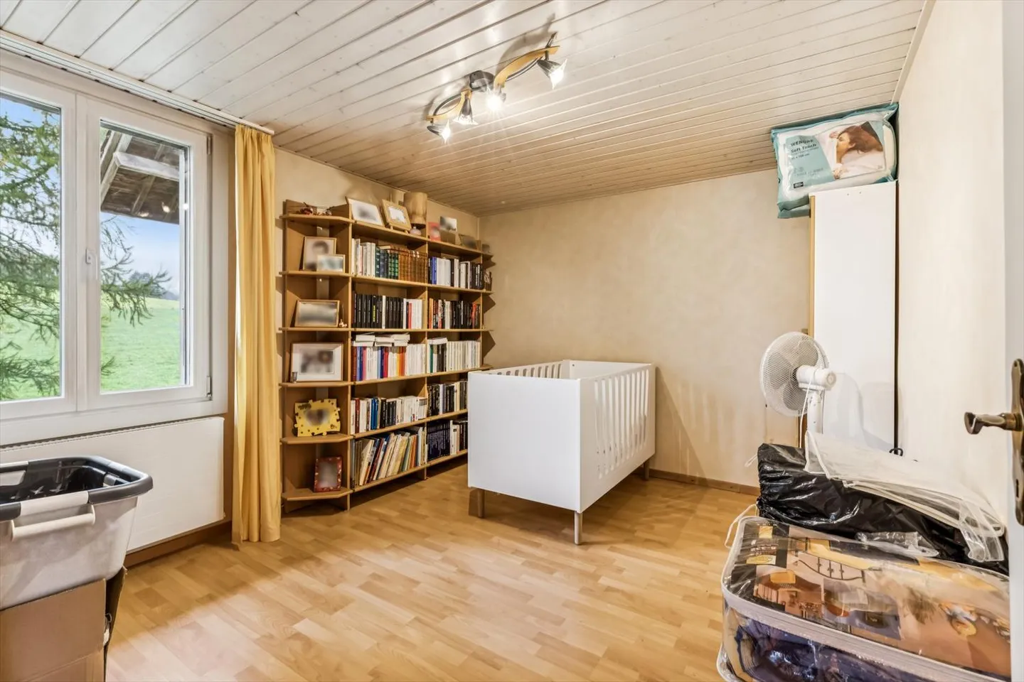 Character house with a view of the Orbe plain - Photo 10 of 12