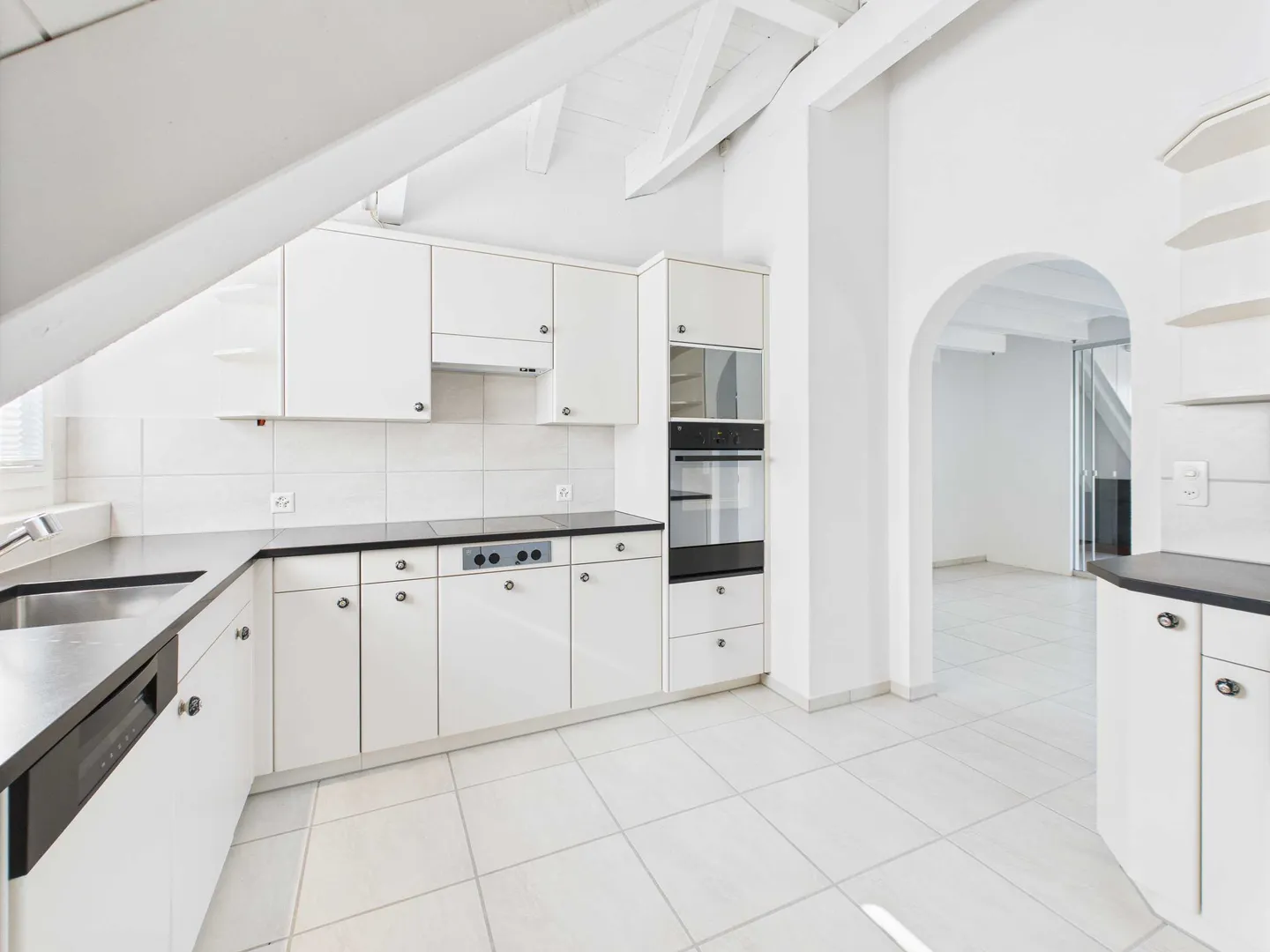 Attico unico situato alla fine di un vicolo cieco con una splendida vista panoramica - Foto 7 di 9