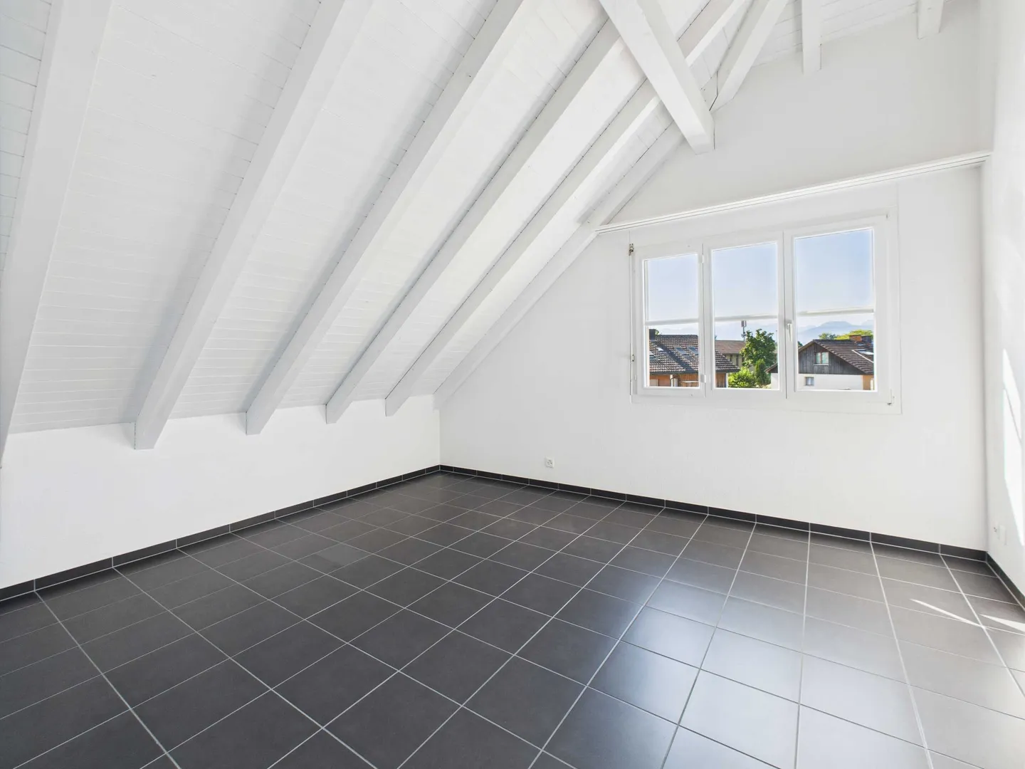 Attico unico situato alla fine di un vicolo cieco con una splendida vista panoramica - Foto 8 di 9