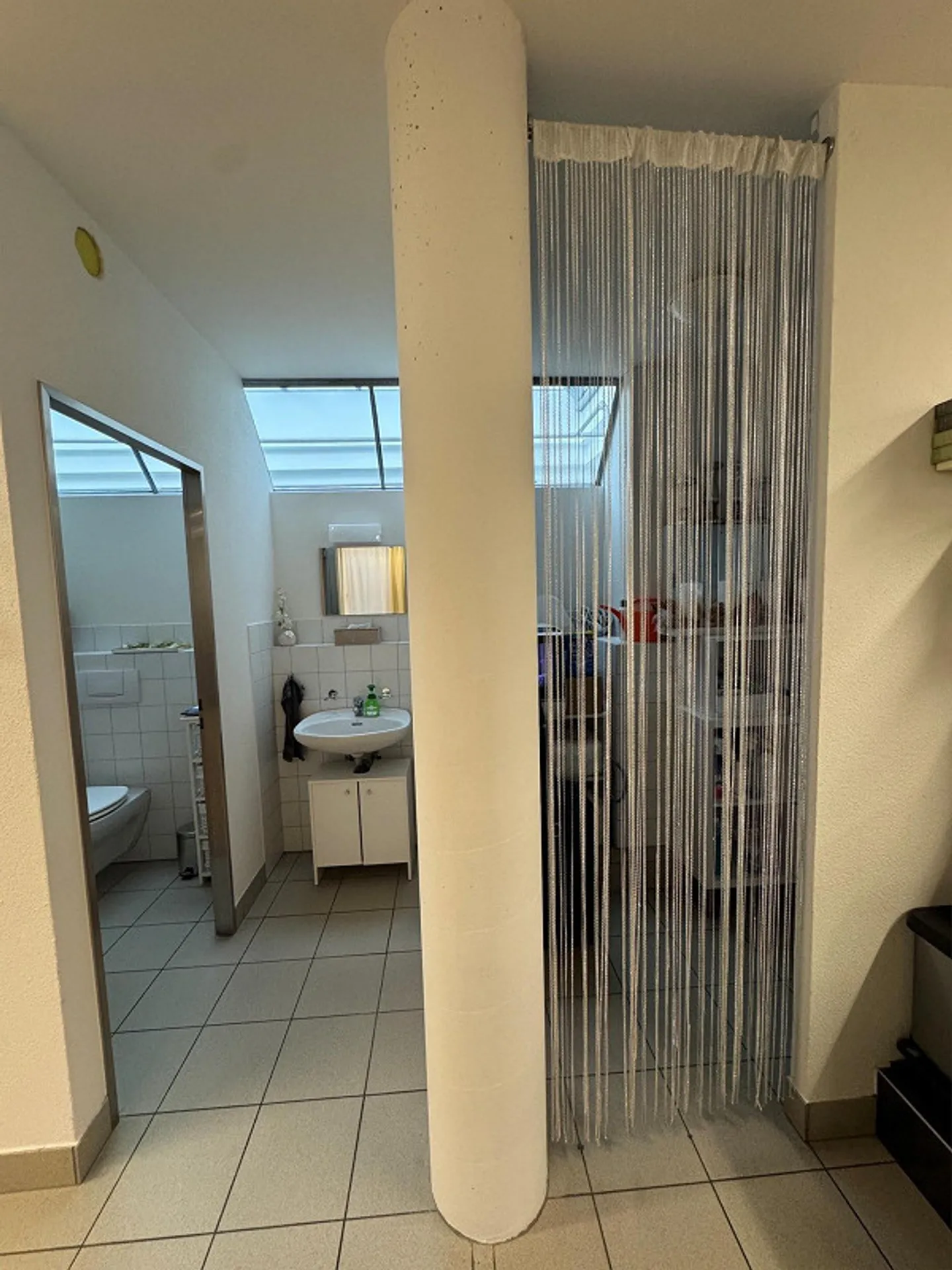 Geräumiger Coiffeursalon mit Parkplätzen - Foto 6 von 9