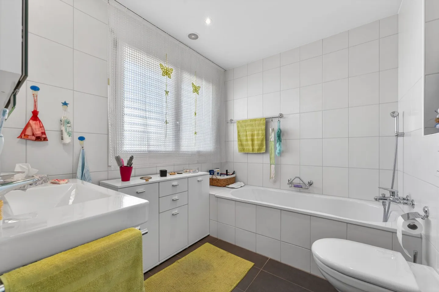 Urban Living Meets Nature - Penthouse Apartment with a View - Photo 14 of 20