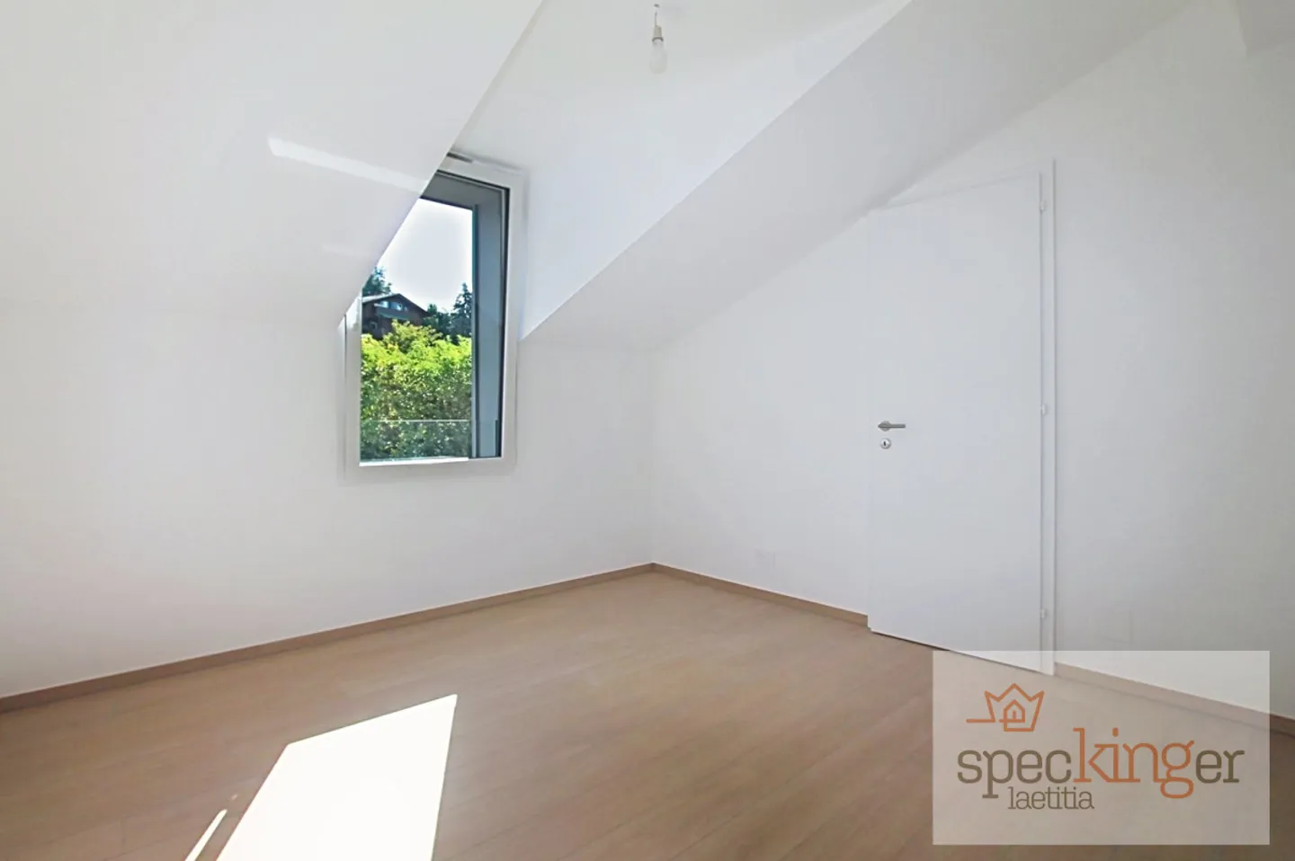 Helles 5,5-Zimmer-Apartment, Terrasse, sehr schöne Seesicht - Foto 9 von 13