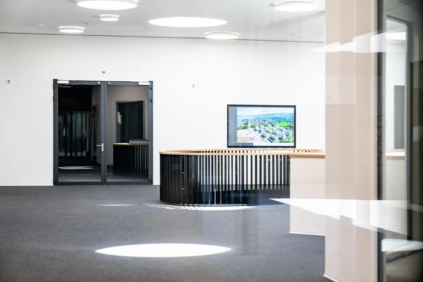 Spazi commerciali per uffici e servizi nel Neudorf-Center - Foto 7 di 13