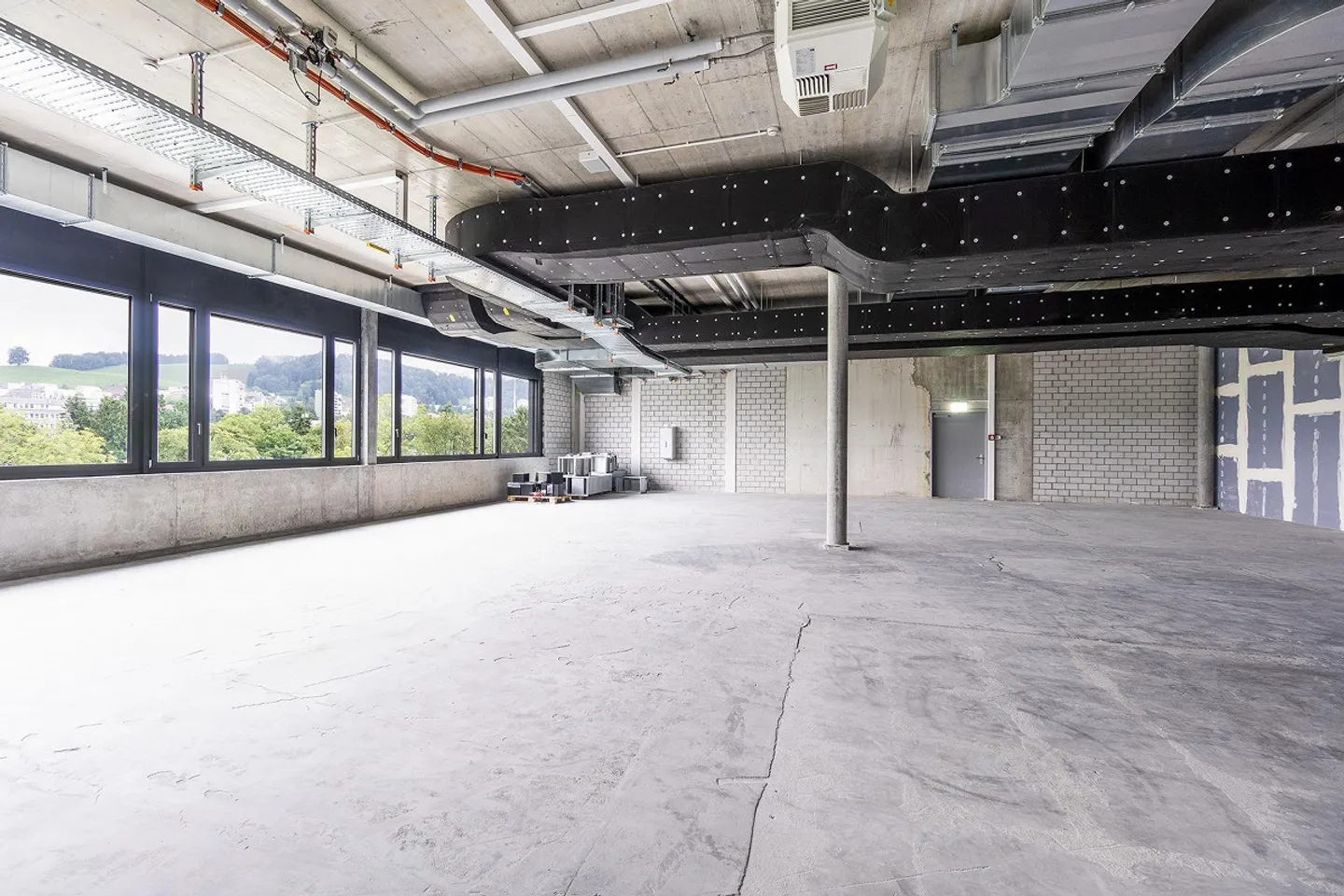 Spazi commerciali per uffici e servizi nel Neudorf-Center - Foto 9 di 13