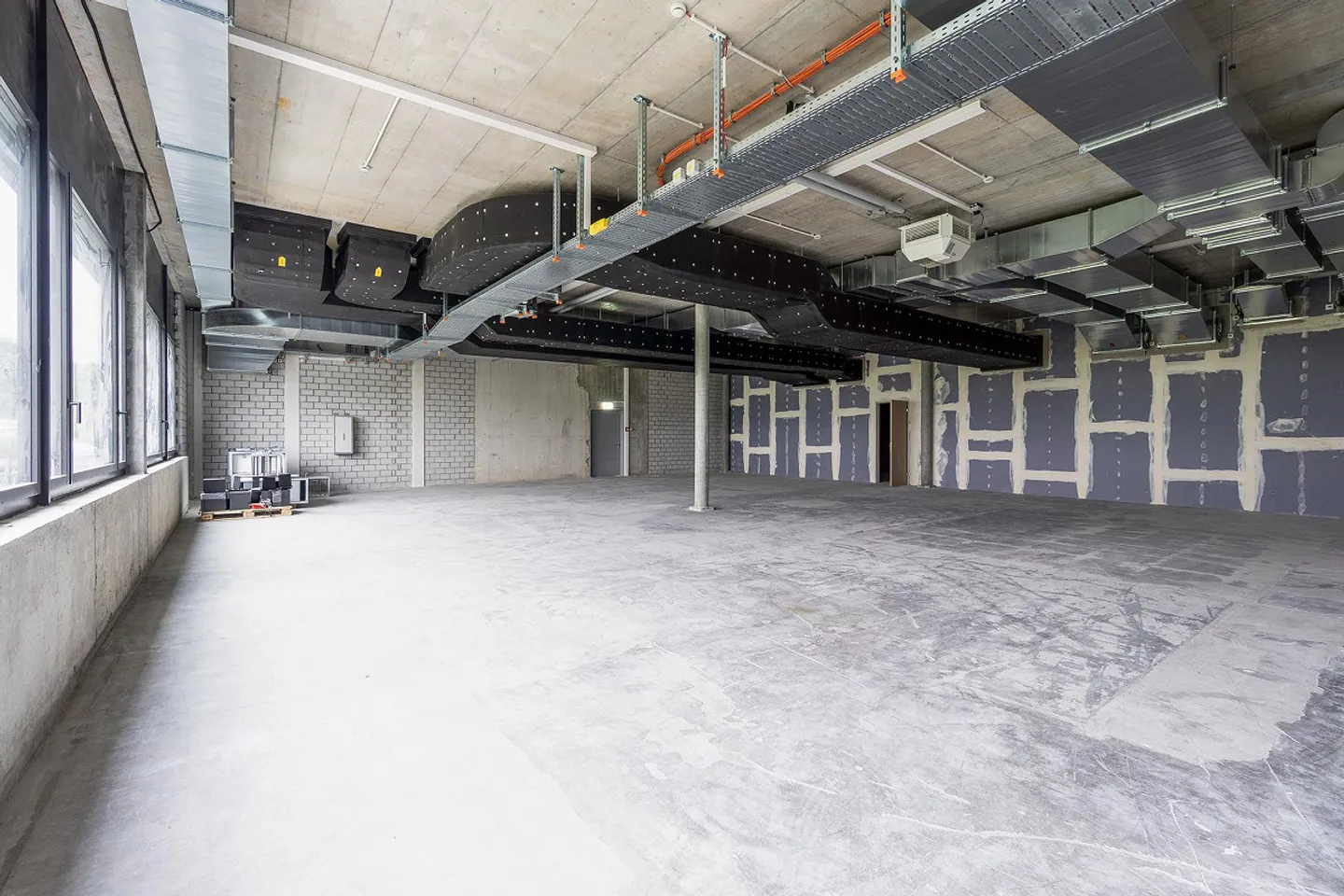 Spazi commerciali per uffici e servizi nel Neudorf-Center - Foto 10 di 13