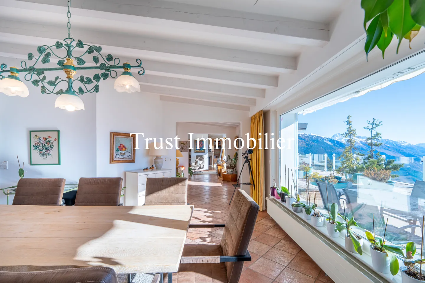 5004. Panoramic view from this vast penthouse, SKI IN / OUT - Photo 7 of 32