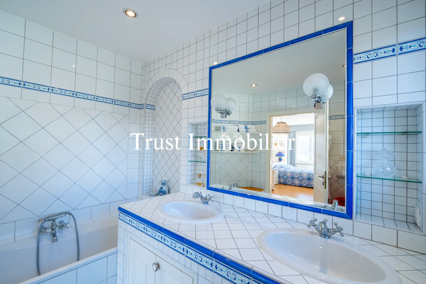 5004. Panoramic view from this vast penthouse, SKI IN / OUT - Photo 19 of 32