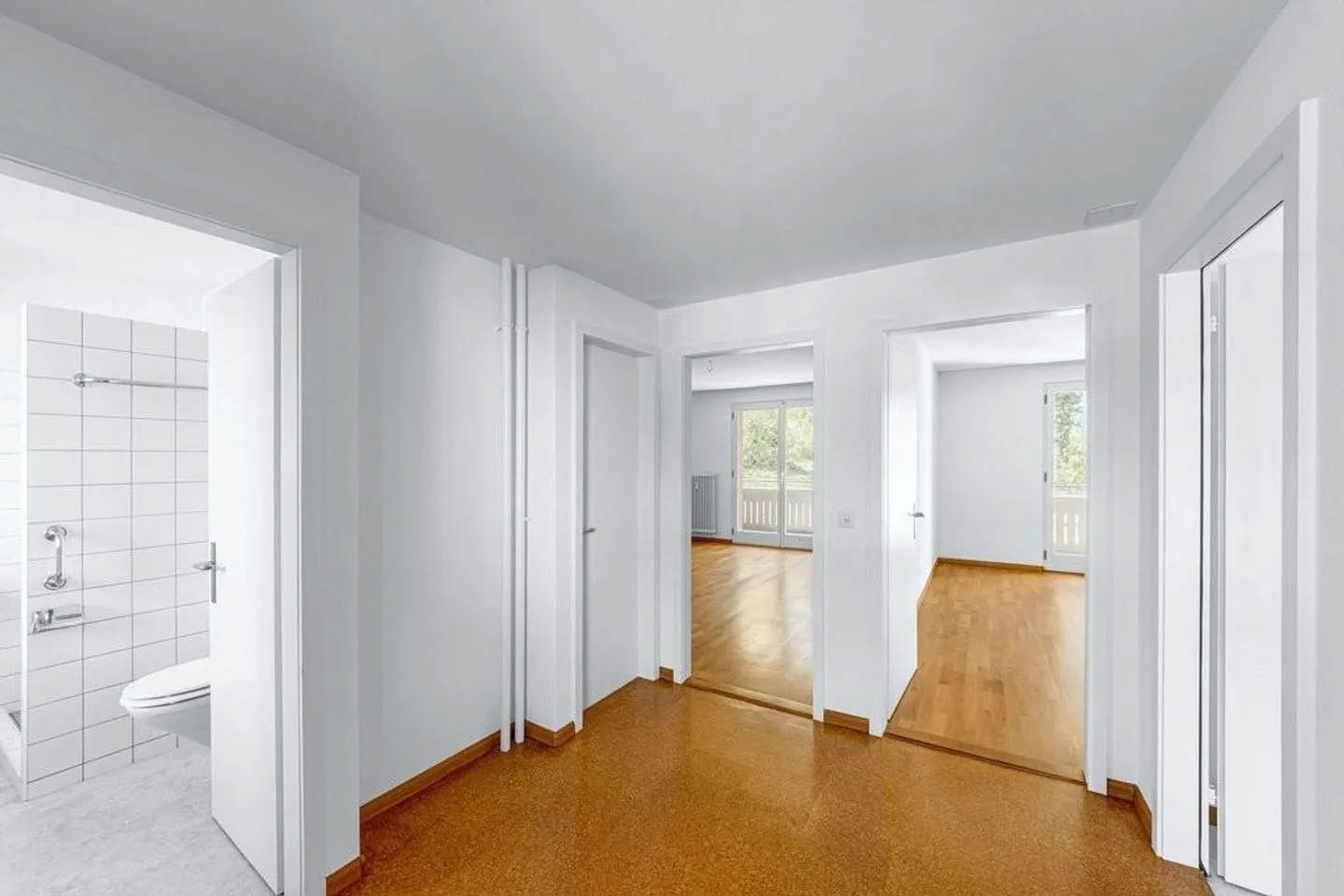 Bella appartamento di 2 stanze con vista su Bruderholz - Foto 2 di 8