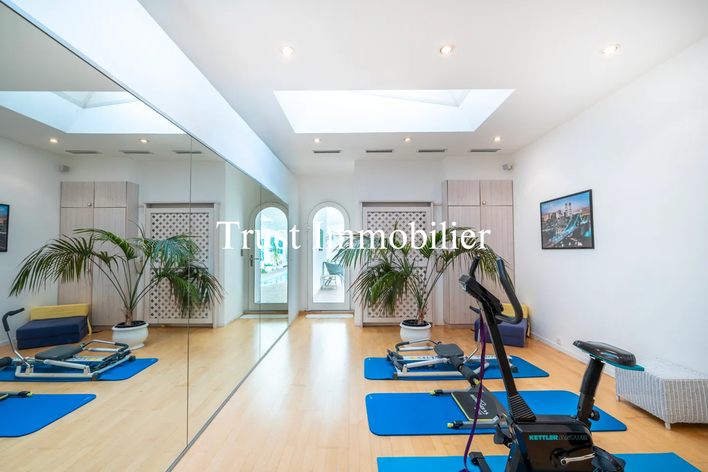 5004. Panoramic view from this vast penthouse, SKI IN / OUT - Photo 23 of 32