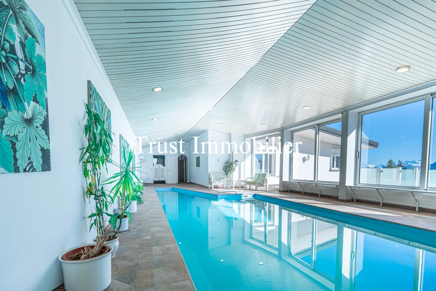 5004. Panoramic view from this vast penthouse, SKI IN / OUT - Photo 24 of 32