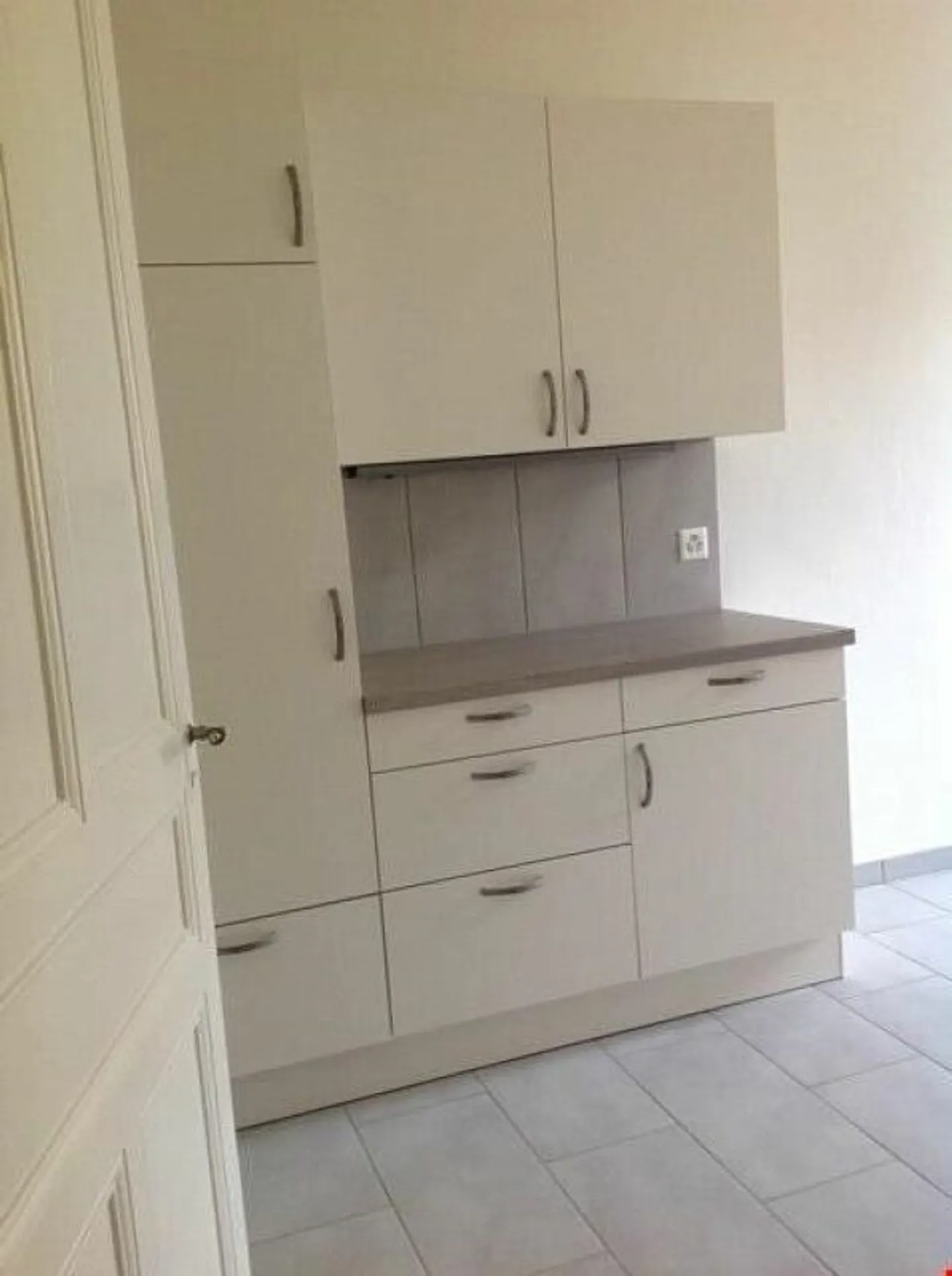 Appartement Charmant dans Quartier Calme - Photo 2 sur 9