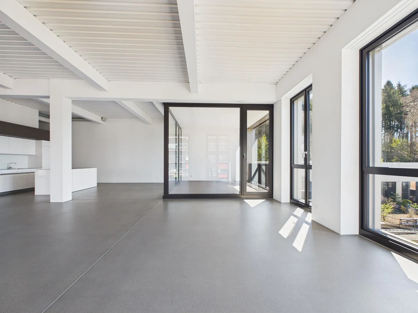 Modern 2-room loft apartment near Westside - Photo 5 of 14