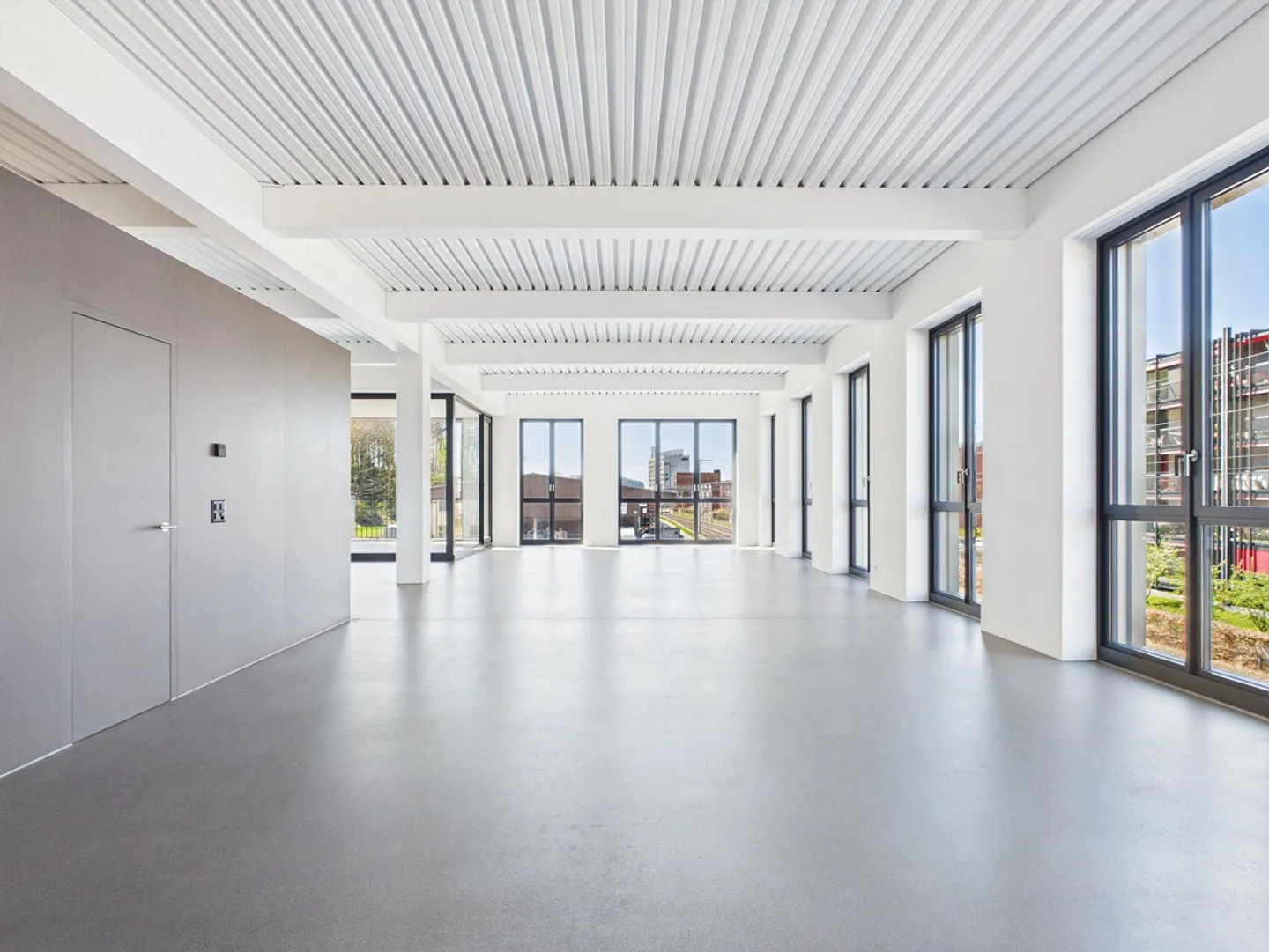 Modern 2-room loft apartment near Westside - Photo 6 of 14