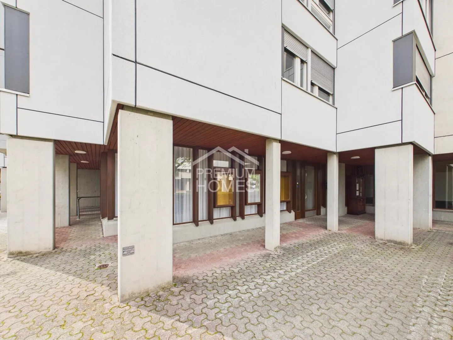 Versatile Commercial Space in Emmen - Photo 1 of 11