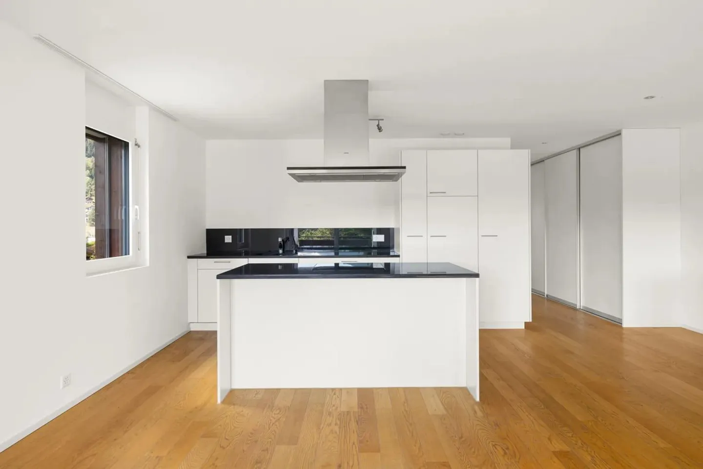 4.5-room apartment with large balcony for sale in Laax - Photo 1 of 6