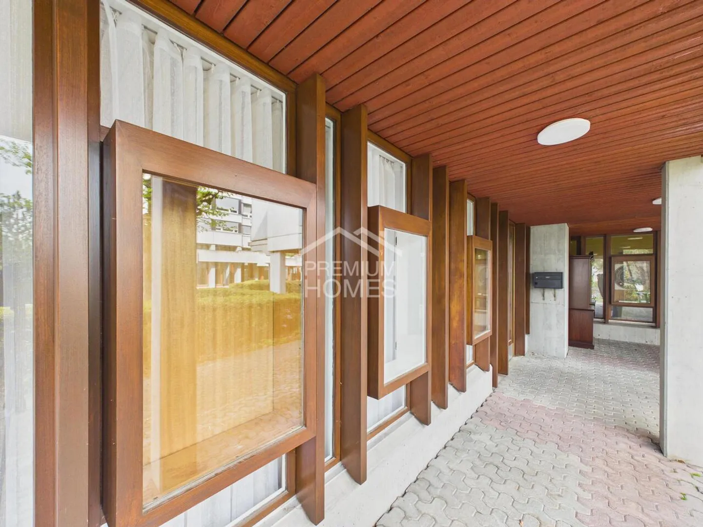 Versatile Commercial Space in Emmen - Photo 10 of 11