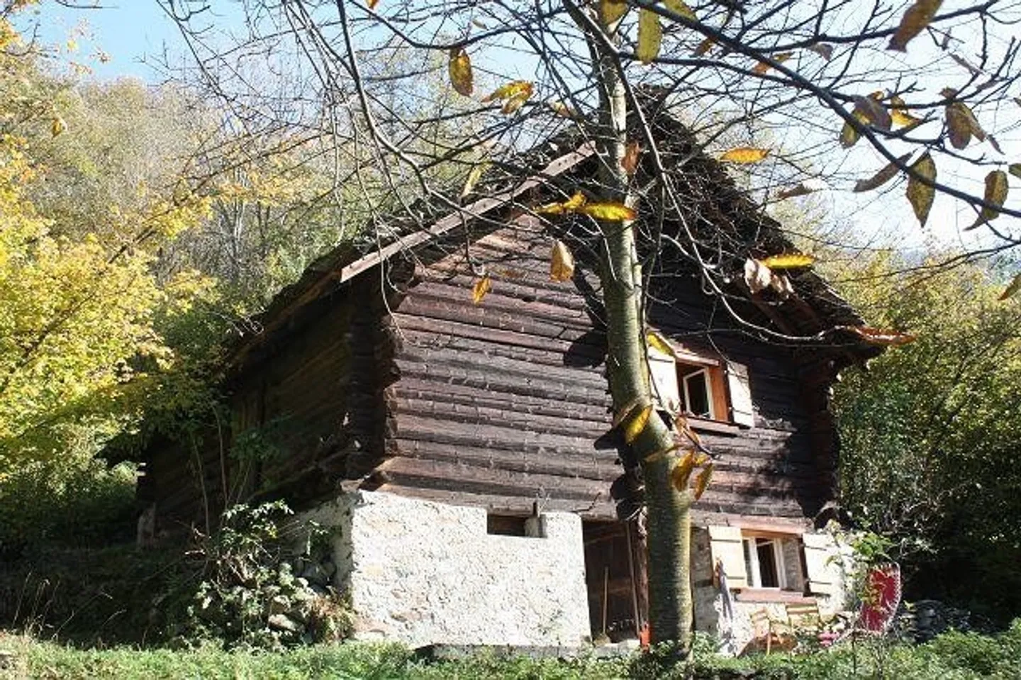 Sezione della casa con terrazza e vista - Foto 3 di 6