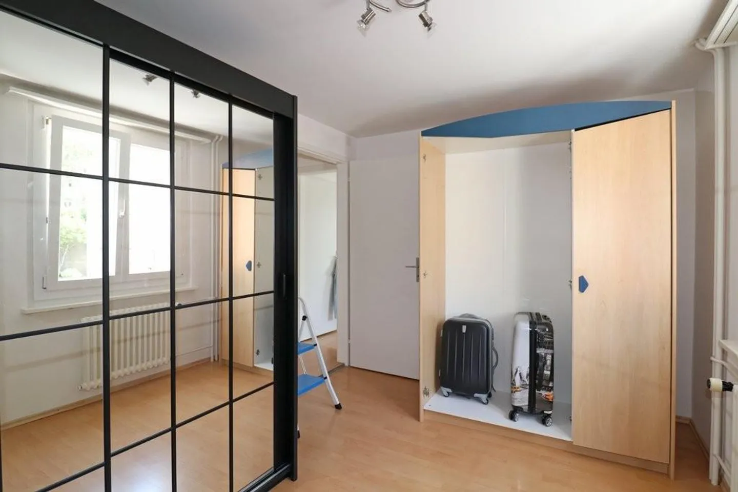 Appartement lumineux de 3 pièces avec grand balcon - Photo 5 sur 6