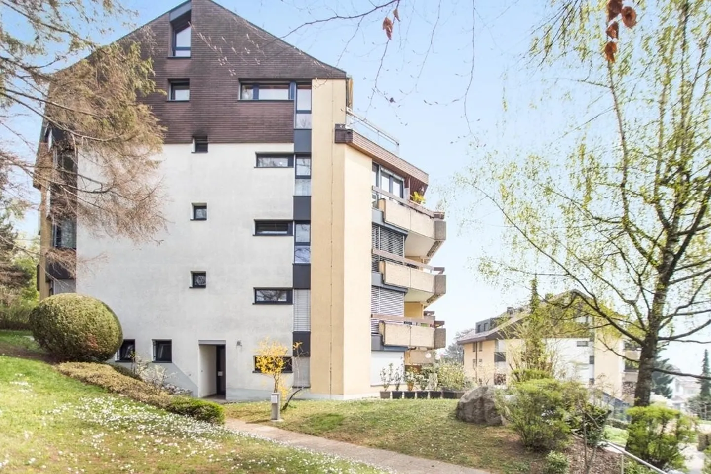 Places de parc motos intérieures au domaine des Roches - Photo 1 sur 1