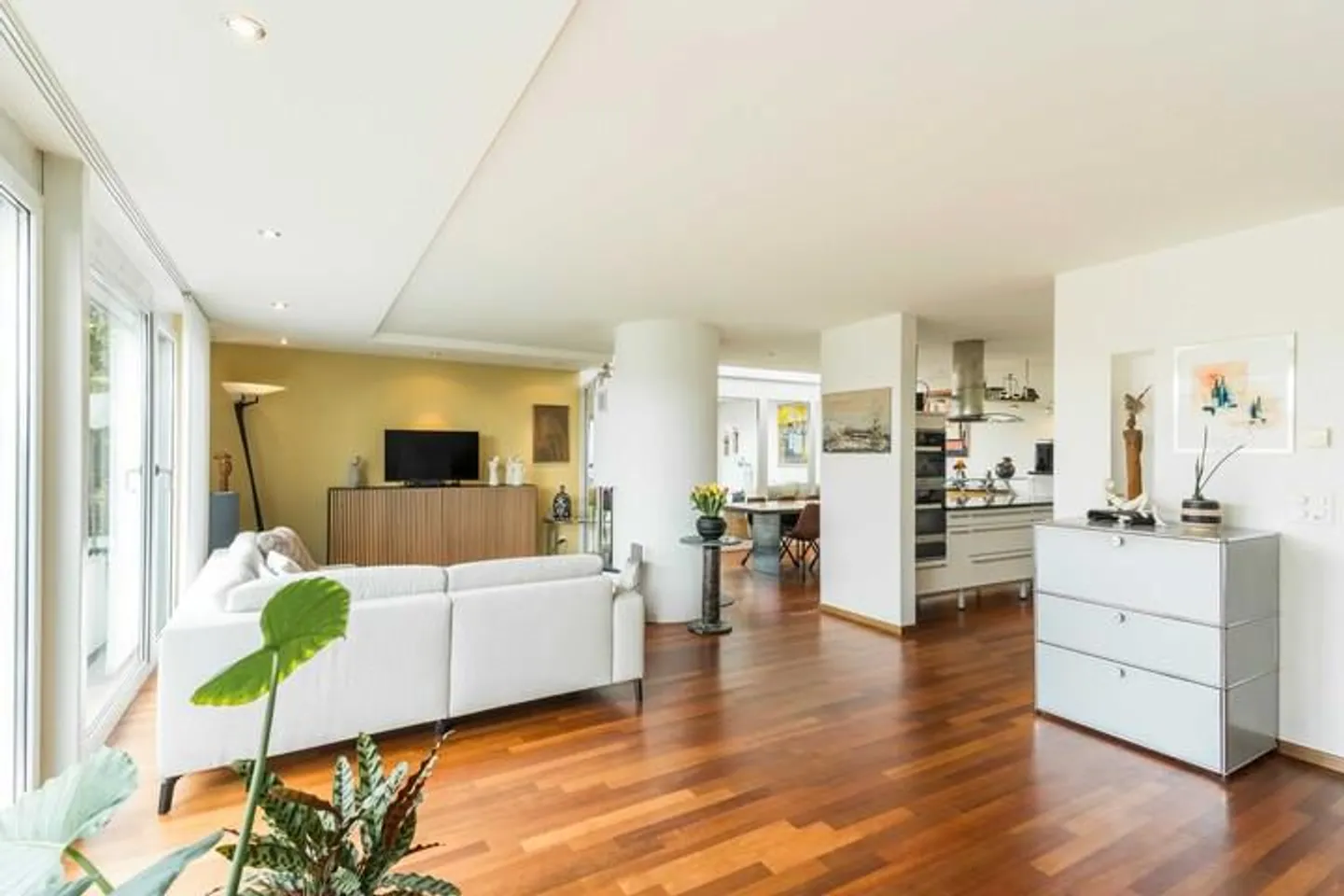 BEAUCOUP D'ESPACE & CLASSE SUR LA PENTE ENSOLEILLÉE - MAISON JUMELÉE EXCLUSIVE DE 5,5 PIÈCES... - Photo 2 sur 8