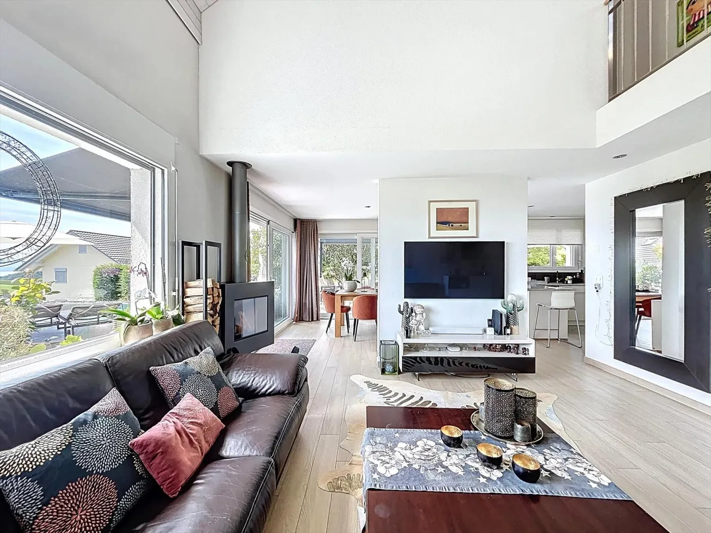 Un havre de paix avec un panorama extraordinaire - Photo 3 sur 13