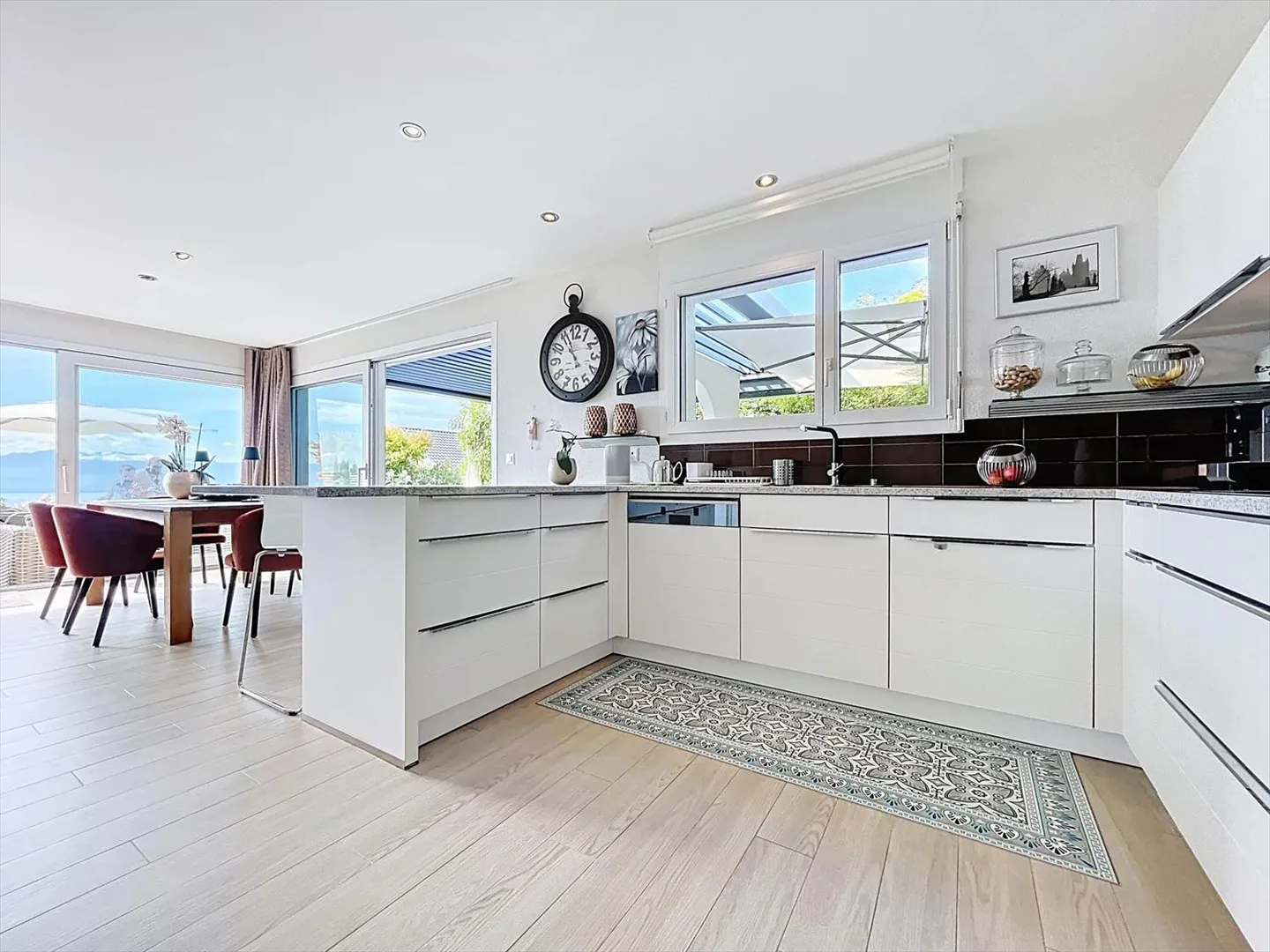 Un havre de paix avec un panorama extraordinaire - Photo 4 sur 13