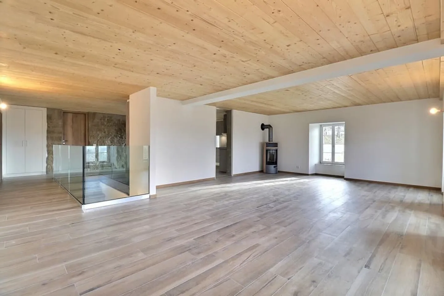 Luxurious accommodation in equestrian center - Photo 2 of 8