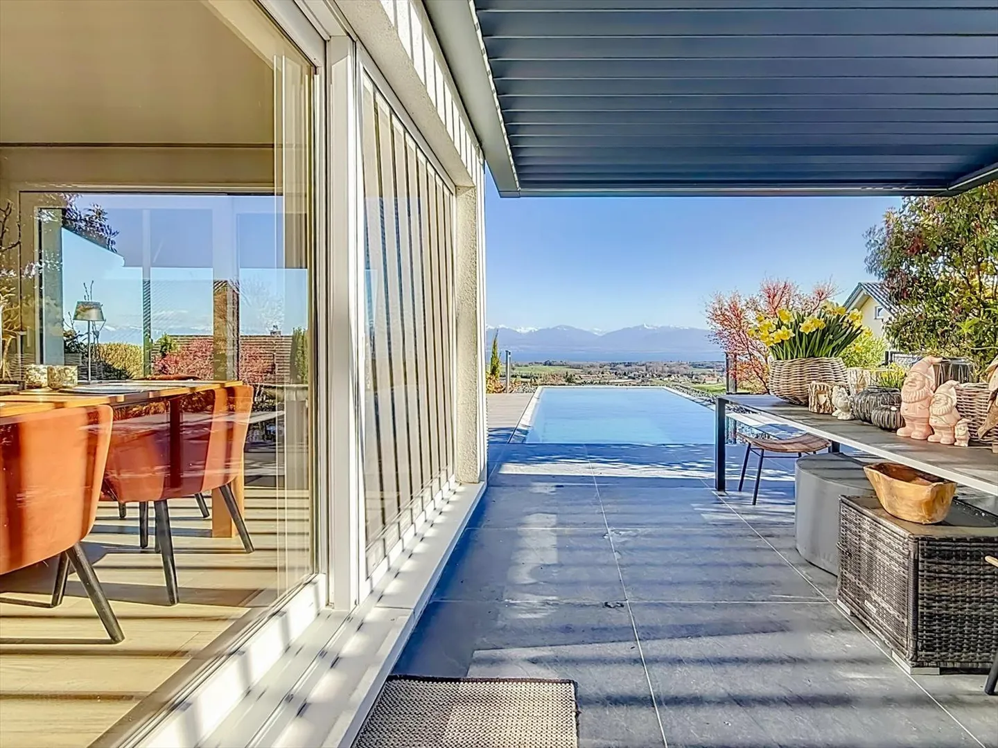 Un havre de paix avec un panorama extraordinaire - Photo 8 sur 13