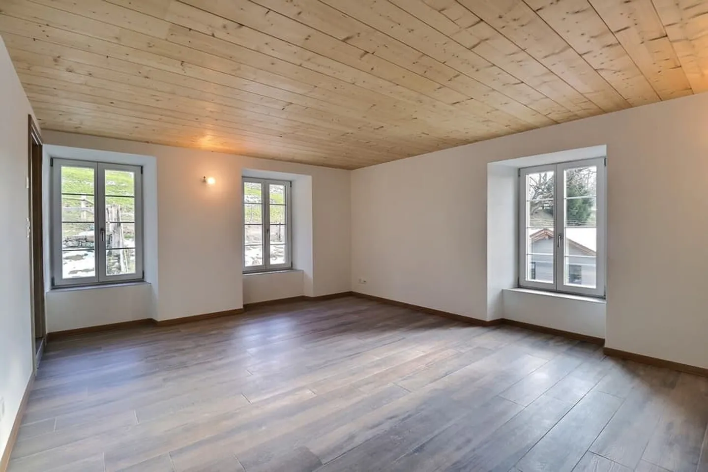 Luxurious accommodation in equestrian center - Photo 5 of 8